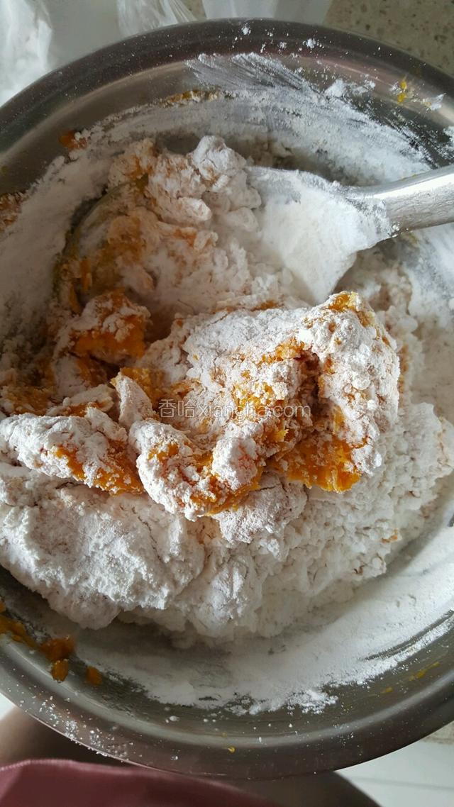 +糯米粉，面粉，白糖。