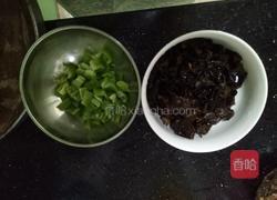 木耳炒鸡丁的做法图解2