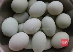 自腌咸鸭蛋的做法图解1