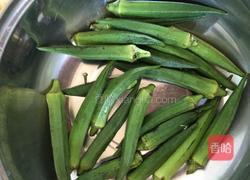 辣炒蒜蓉秋葵的做法图解1