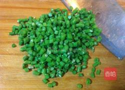 蒜香熬汁凉拌缸豆的做法图解3