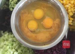 五彩蛋炒饭的做法图解2