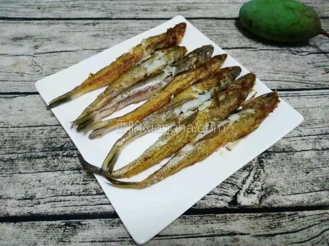 香煎小海鱼