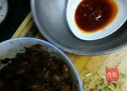 Illustration of how to make lettuce wraps 3