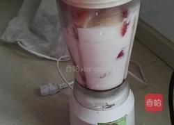 牛奶桃汁的做法图解3