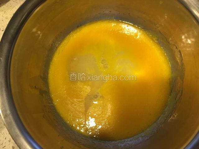 在加入60g清水，搅拌均匀。
