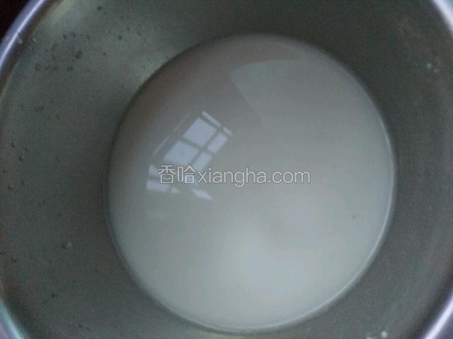 放入盆里，入锅煮