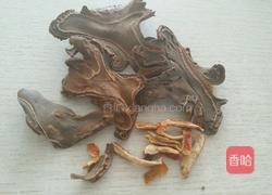 狗脊花生凤爪汤的做法图解1