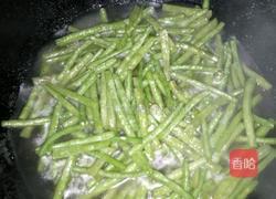梅干菜炒豇豆的做法图解2