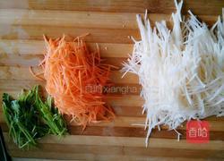 凉拌胡萝卜土豆丝的做法图解2