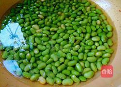 毛豆米肉丁的做法图解2