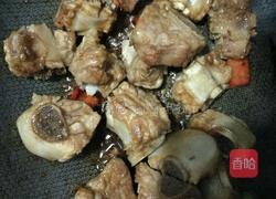 腐竹黄豆焖排骨的做法图解4