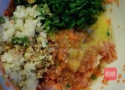 胡萝卜猪肉馅水饺的做法图解3