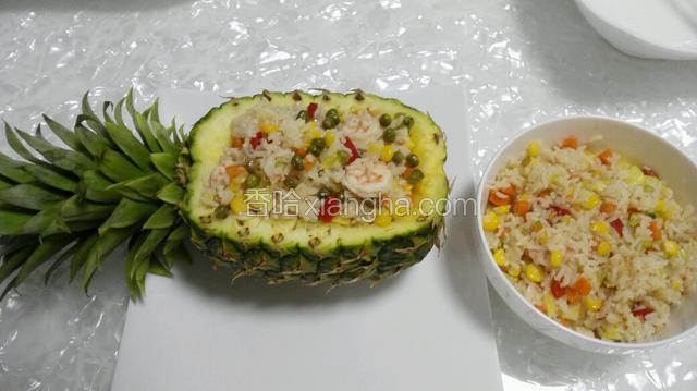 起锅，加入一点青豆装饰。