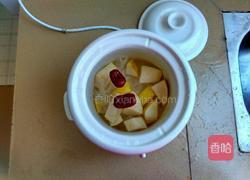 银耳雪梨冰糖水的做法图解2