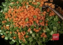黄豆嘴炒肉丁的做法图解4