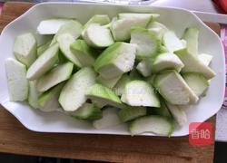 丝瓜炒鸡蛋的做法图解1