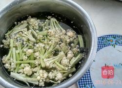 西红柿炒有机菜花的做法图解1