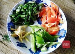 双椒炒鸡心的做法图解2