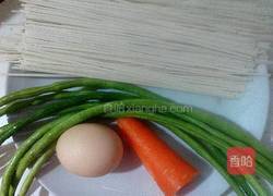 豆角鸡蛋面的做法图解1