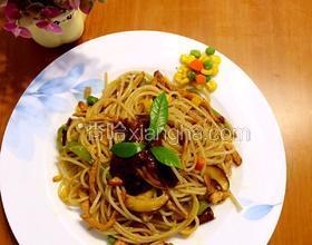 黑胡椒雞脯意大利面