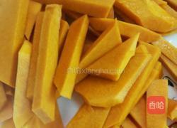 蒸南瓜饼的做法图解1