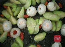 丝瓜炒荔枝的做法图解6