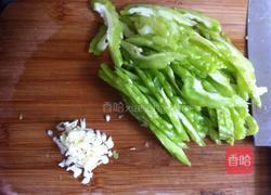清炒苦瓜的做法图解2