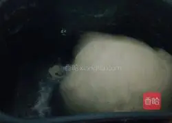 Illustration of how to make light butter toast 2