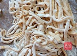 胡萝卜面条的做法图解3