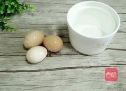 虾仁鸡蛋羹的做法图解1