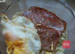 火腿蛋面的做法图解4