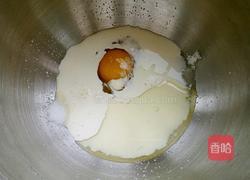 淡奶油爱心小面包的做法图解2