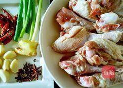 红烧鸭翅根的做法图解1