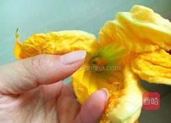 南瓜花酿肉的做法图解4