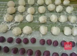 Purple Sweet Potato Flower Steamed Buns Recipe Illustration 5