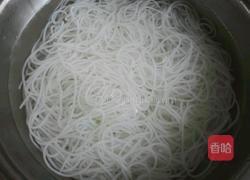凉拌粉丝的做法图解1