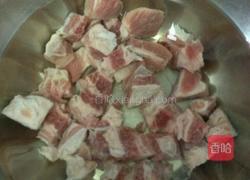 萝卜炖牛腩的做法图解1