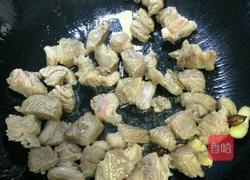 萝卜炖牛腩的做法图解3