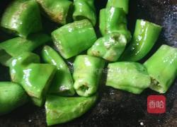 虎皮辣椒的做法图解1