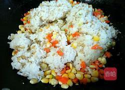 咖哩虾仁炒饭的做法图解7