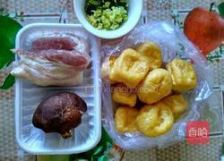五花肉酿豆腐的做法图解1