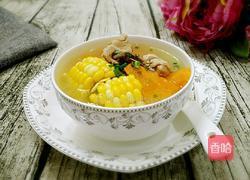 玉米胡萝卜炖脊骨汤的做法图解11