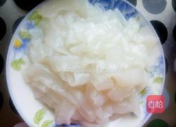 炖豆角土豆拉皮的做法图解2