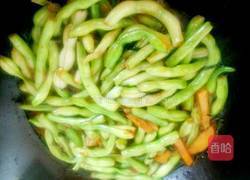 炖豆角土豆拉皮的做法图解8