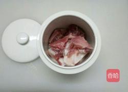 鱼胶排骨炖红枣枸杞的做法图解3