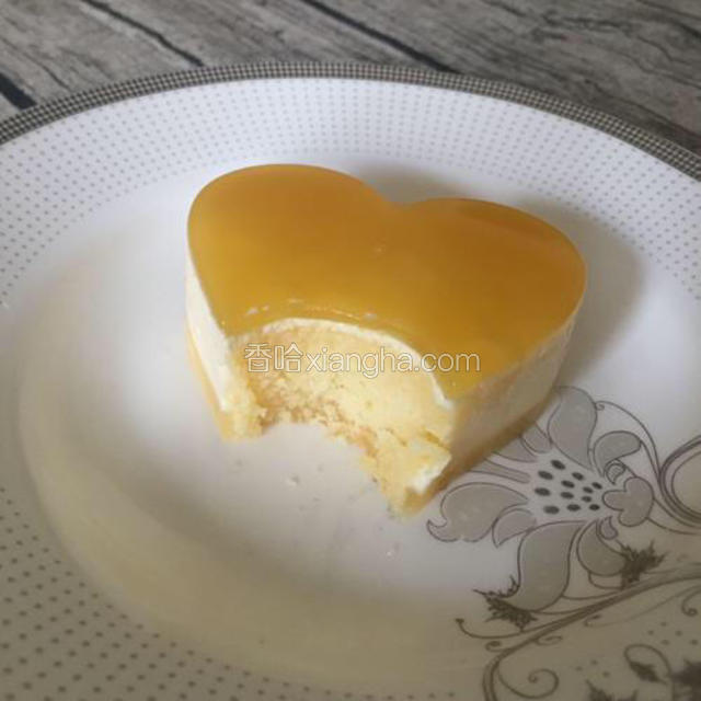 慕斯小蛋糕成品内部组织图。