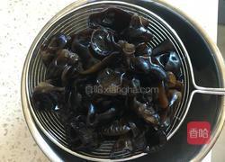 麻酱拌木耳的做法图解2