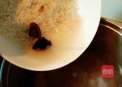 传统广式皮蛋瘦肉粥的做法图解8
