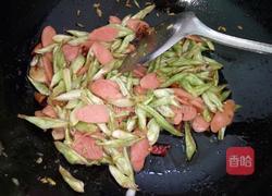 四季豆炒火腿的做法图解4